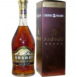 Brandy ARARAT 5 Years 40% 0,7l Box